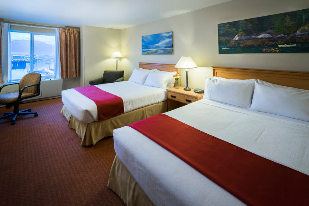 Harbor 360 Hotel Double Queen Room - Before Remodel